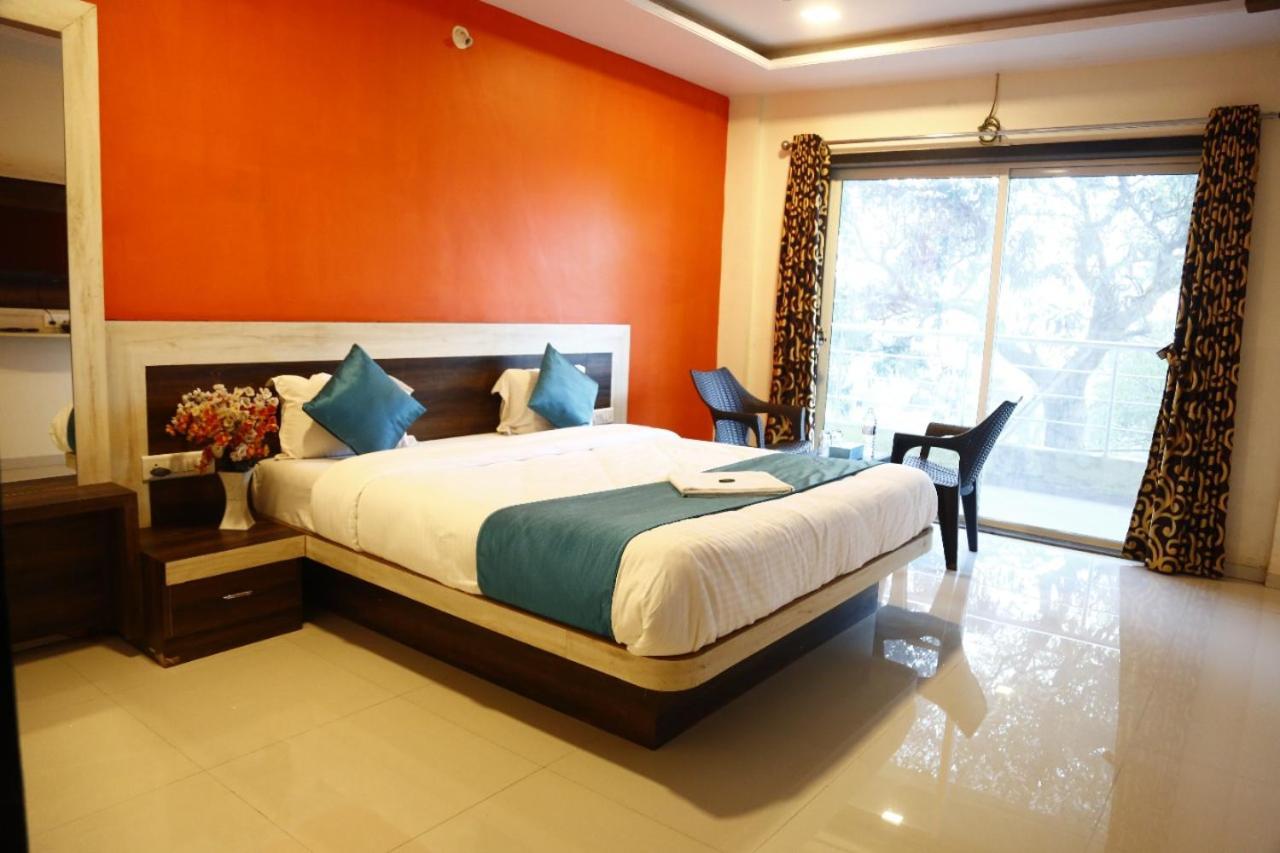 Hotel Shriyan Mahābaleshwar Exteriör bild