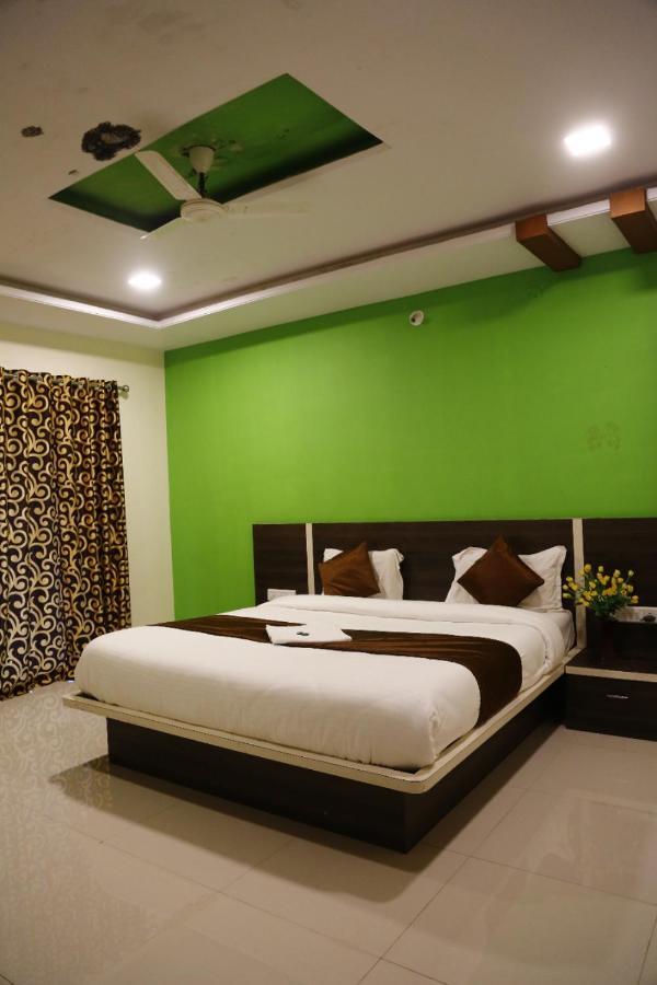 Hotel Shriyan Mahābaleshwar Exteriör bild