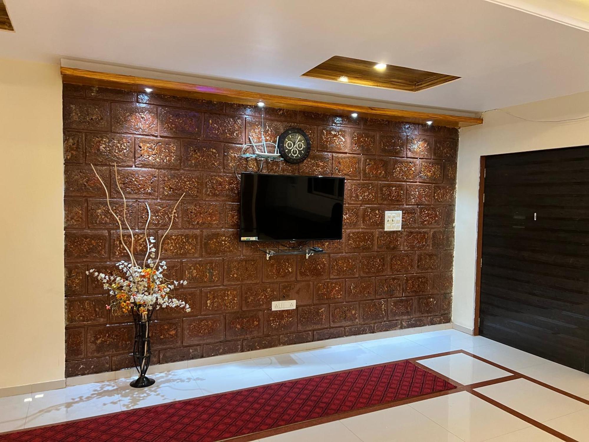 Hotel Shriyan Mahābaleshwar Exteriör bild