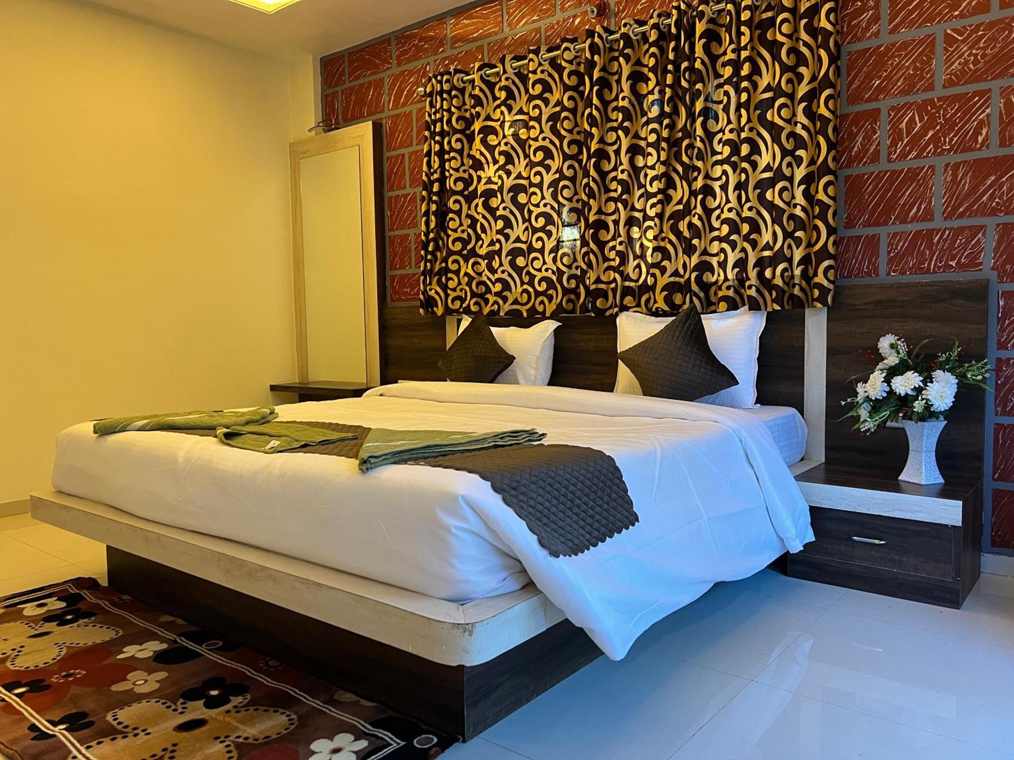 Hotel Shriyan Mahābaleshwar Exteriör bild